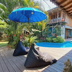  Villa Ayu Dira Heritage House